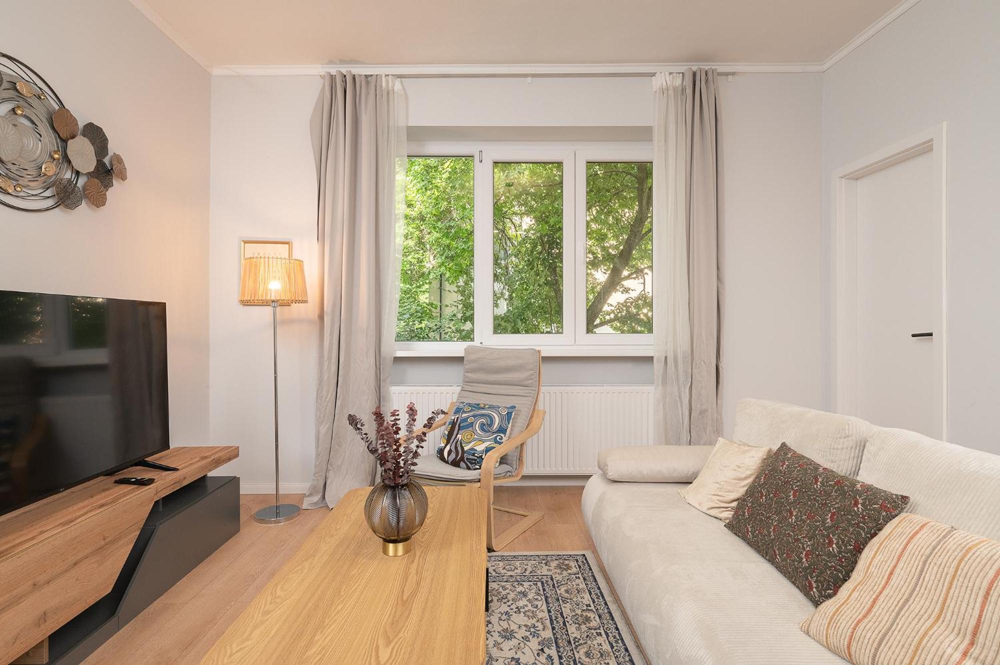 Lovely Quiet Near Heroes Square By Cavaland Apartament